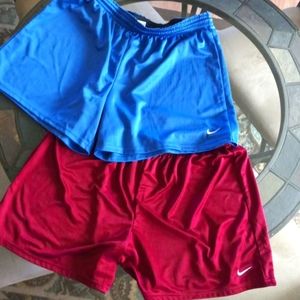 2 XL 16-18 Womens Nike Shorts